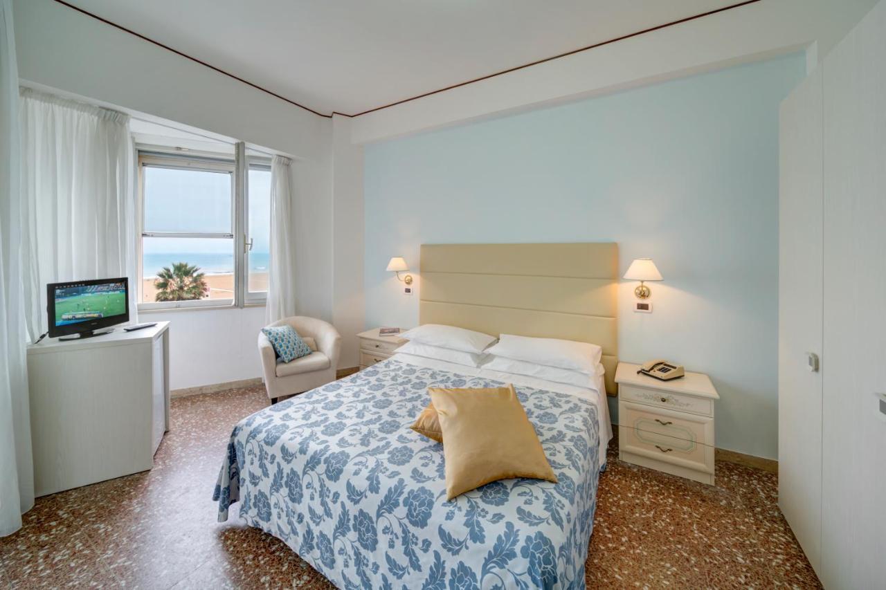 Hotel Carlton Beach リミニ エクステリア 写真