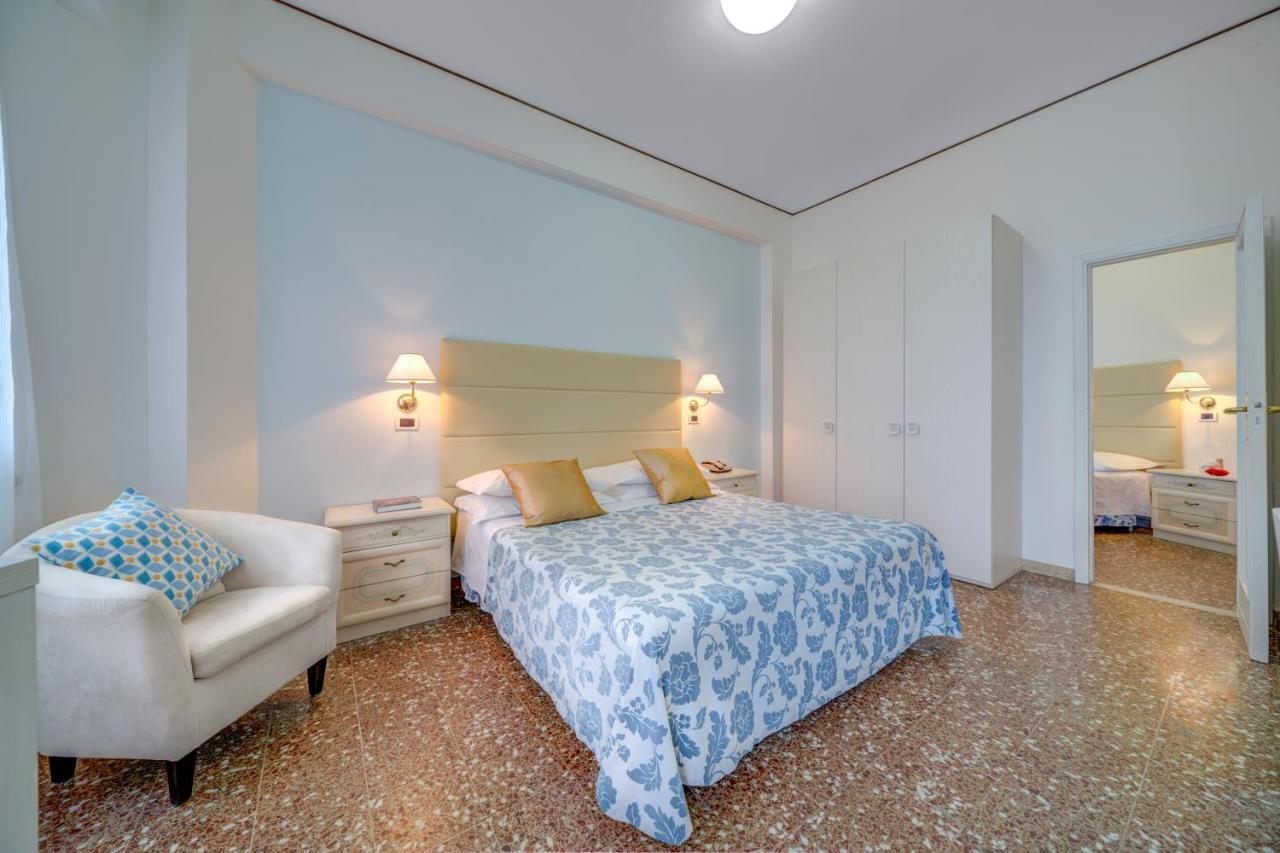 Hotel Carlton Beach リミニ エクステリア 写真