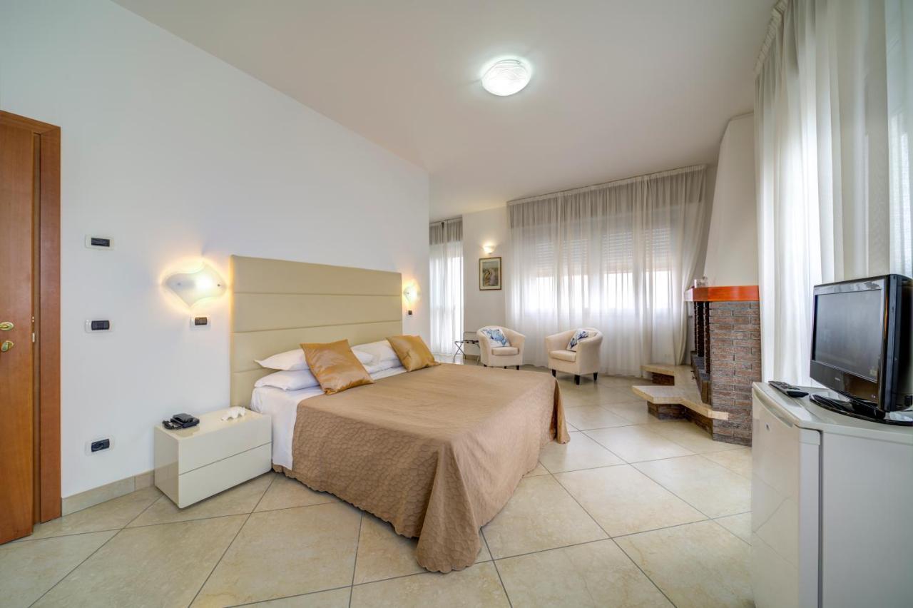 Hotel Carlton Beach リミニ エクステリア 写真