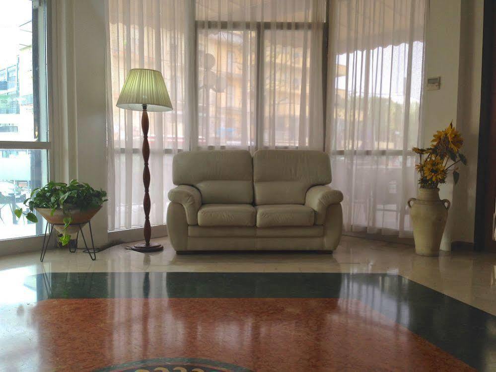 Hotel Carlton Beach リミニ エクステリア 写真